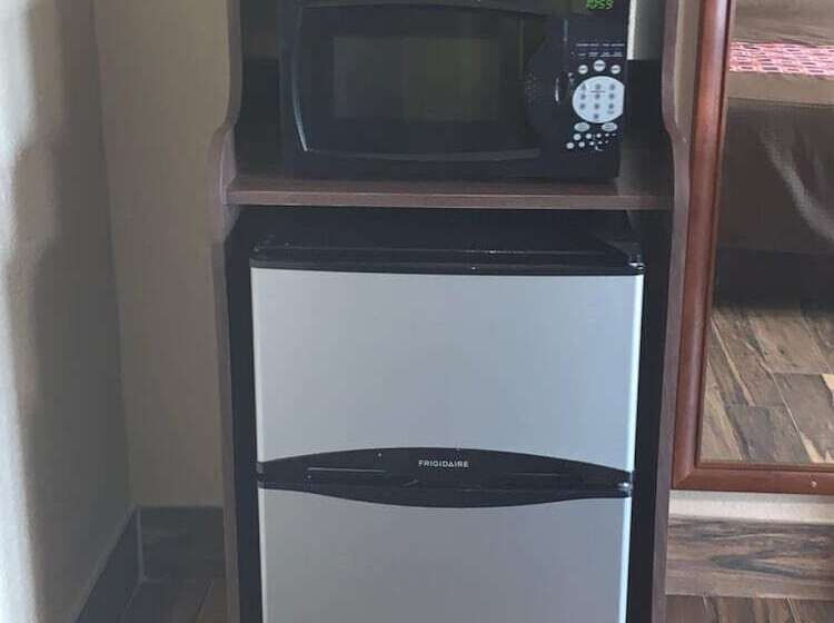 Prince Of Wales Motel