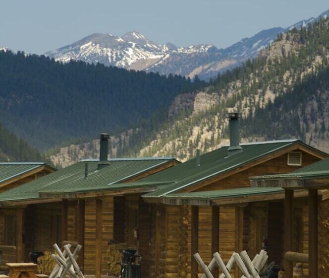 منتجع 320 Guest Ranch