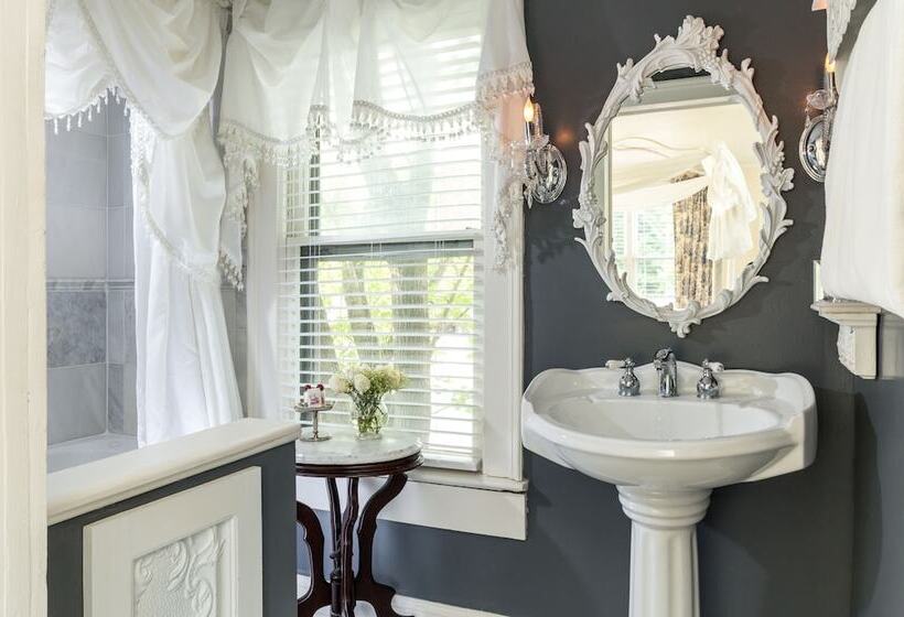 The Aerie Bed And Breakfast