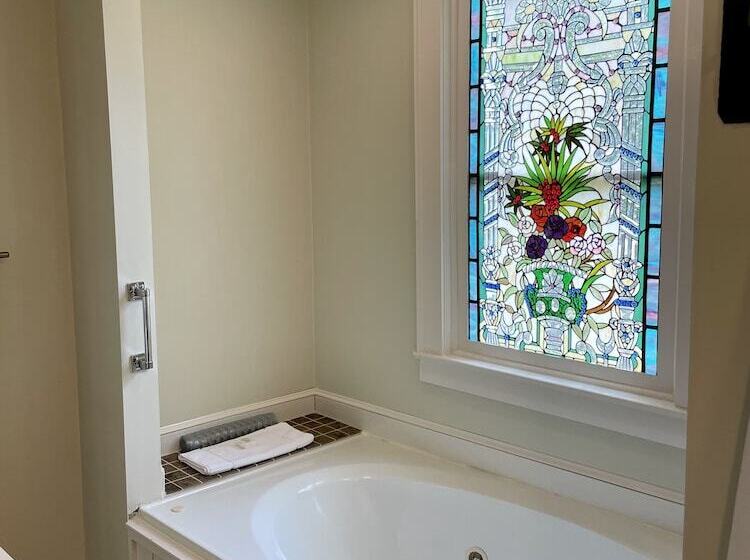 The Aerie Bed And Breakfast