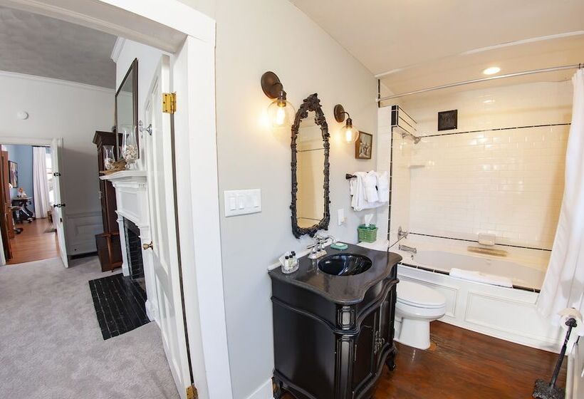 The Aerie Bed And Breakfast