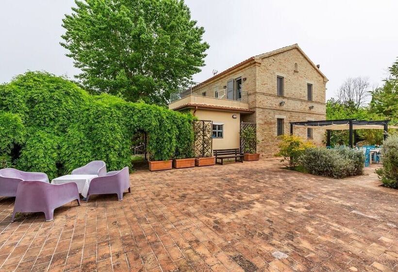Grande Villa Storica Per Vacanze Con Giardino Privato E Piscina