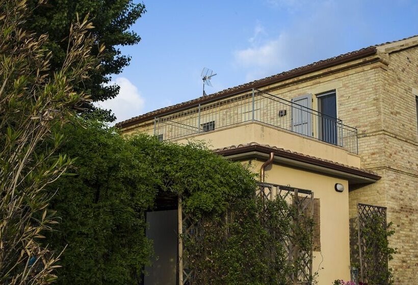 Grande Villa Storica Per Vacanze Con Giardino Privato E Piscina
