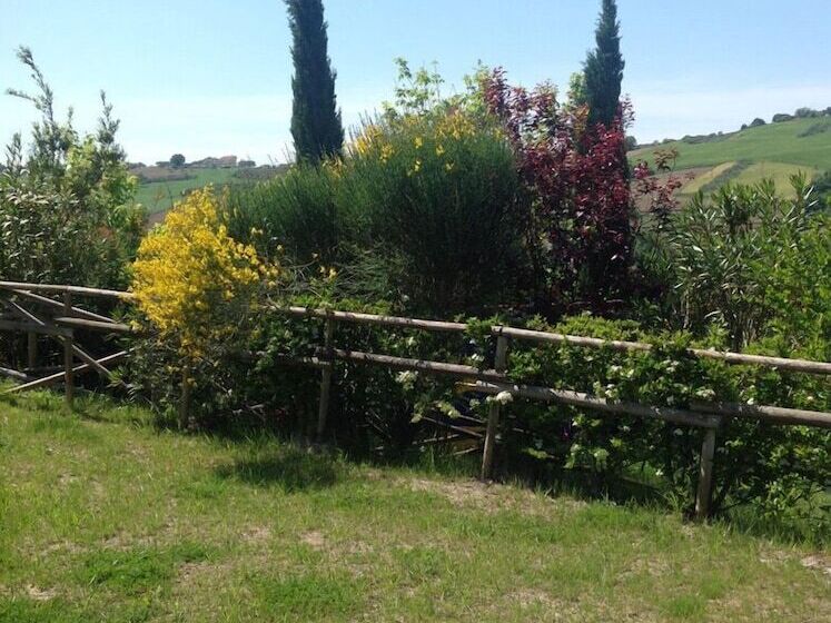 Grande Villa Storica Per Vacanze Con Giardino Privato E Piscina