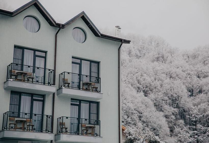 Hills Polyana Hotel & Spa