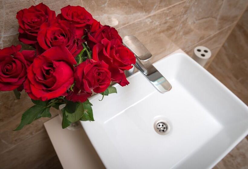 호텔 Agava Lux Rooms&pool