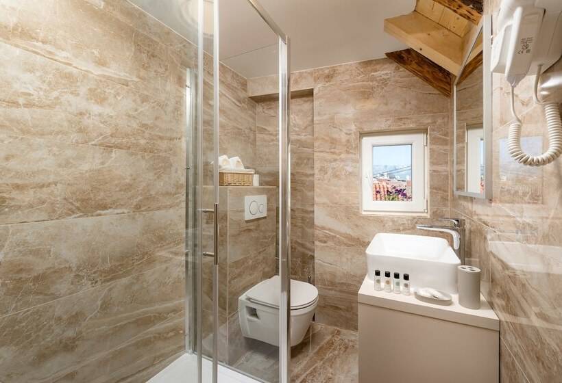 هتل Agava Lux Rooms&pool