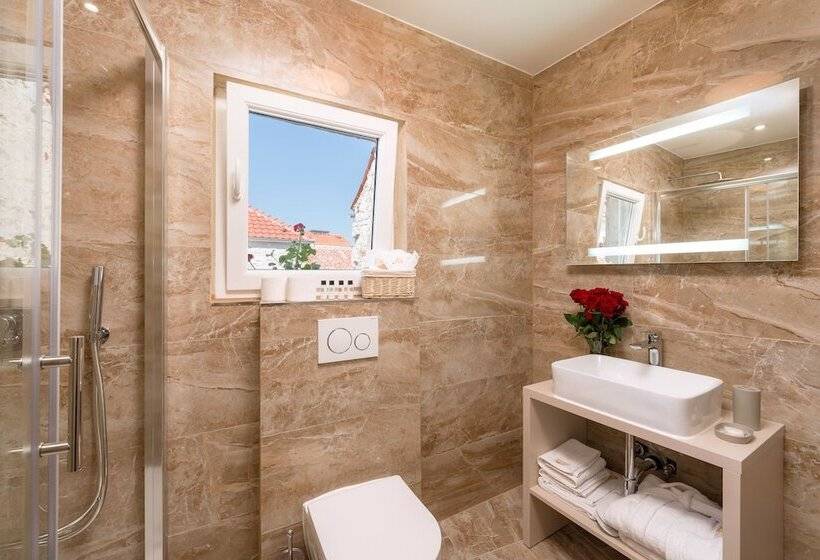 호텔 Agava Lux Rooms&pool