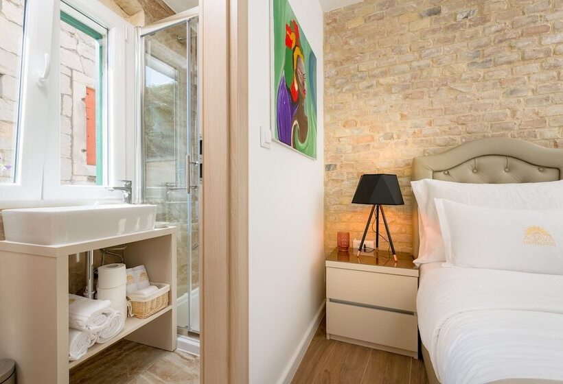 호텔 Agava Lux Rooms&pool