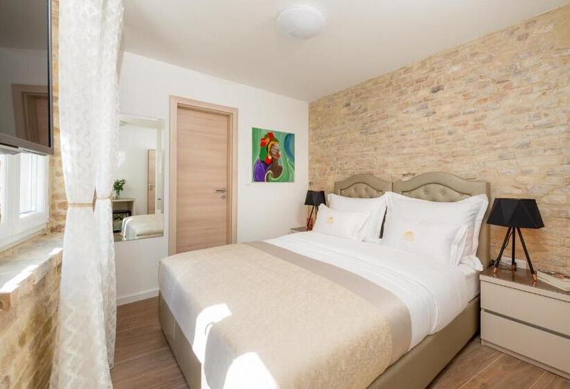 호텔 Agava Lux Rooms&pool