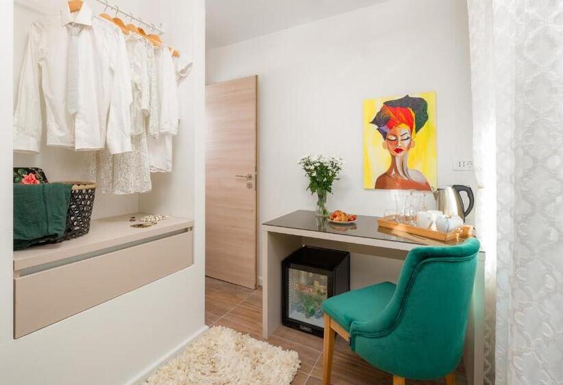 هتل Agava Lux Rooms&pool