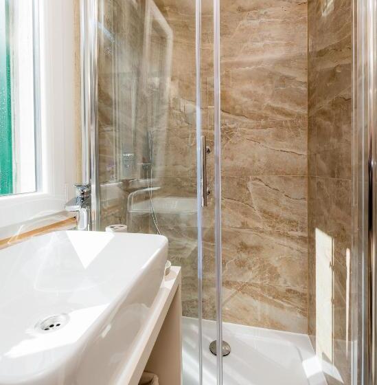 هتل Agava Lux Rooms&pool