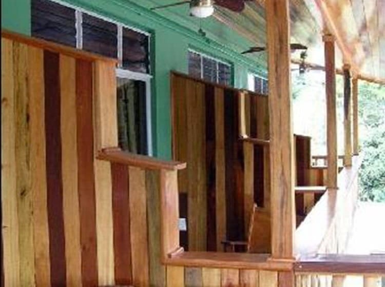 בית מלון כפרי Benque