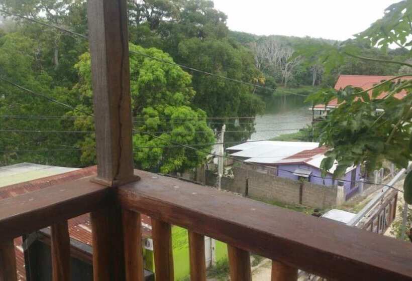 בית מלון כפרי Benque