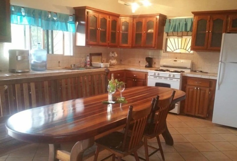 בית מלון כפרי Benque