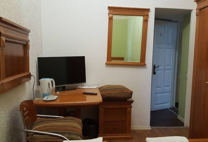 هتل Bichaikhanov Palace