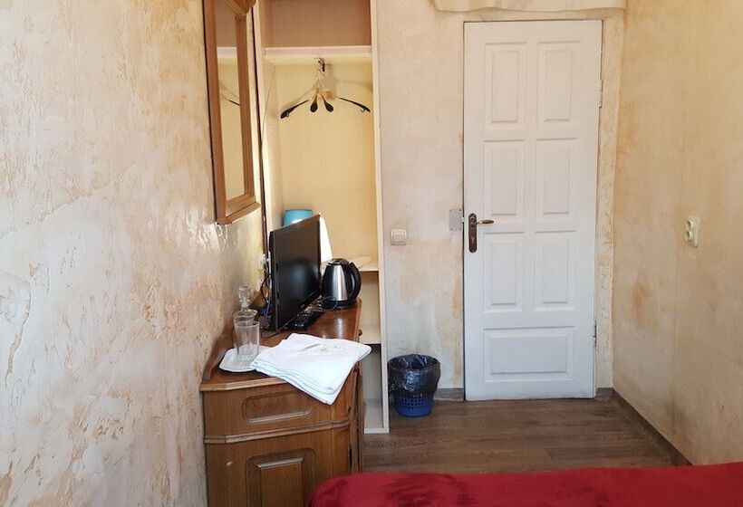 هتل Bichaikhanov Palace