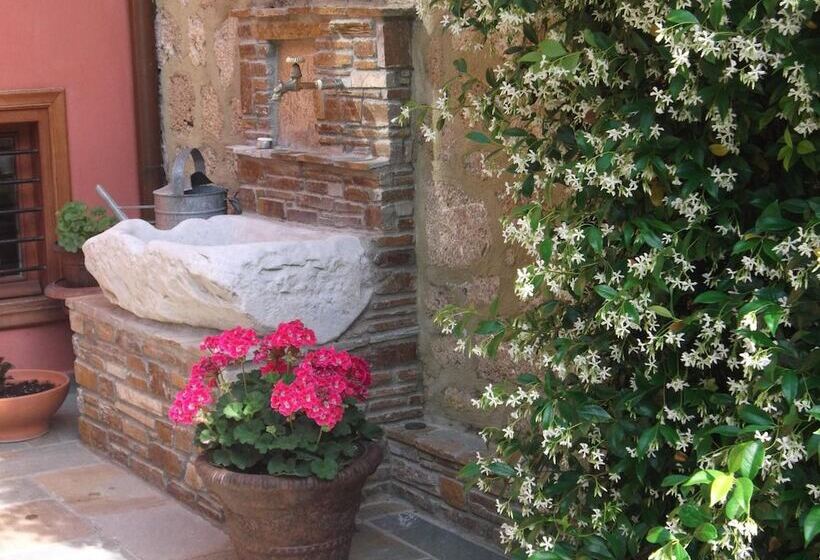 Boutique Hotel Kokkino Spiti