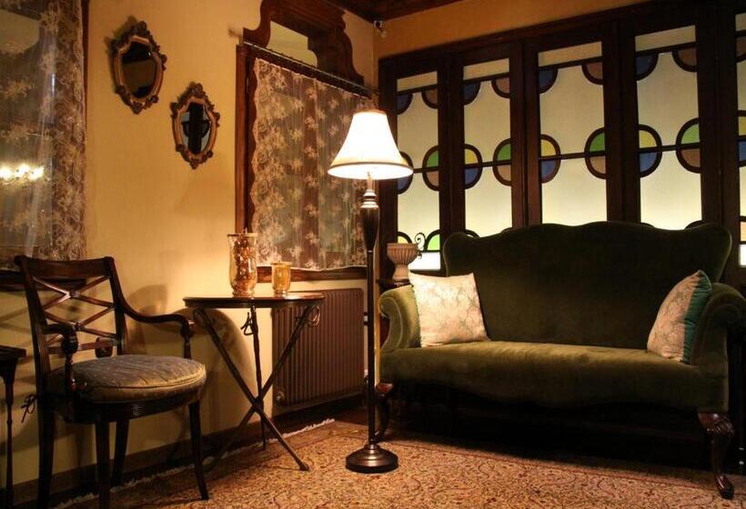 Boutique Hotel Kokkino Spiti