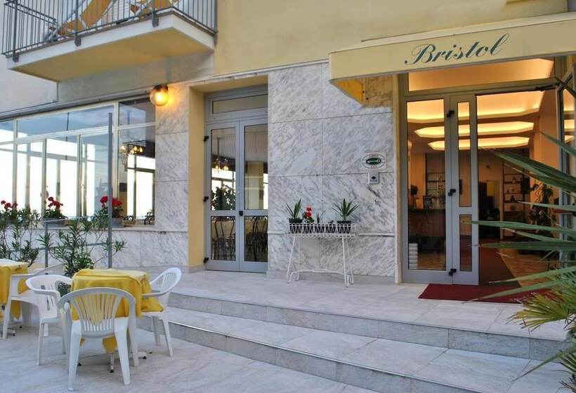 ホテル Bristol