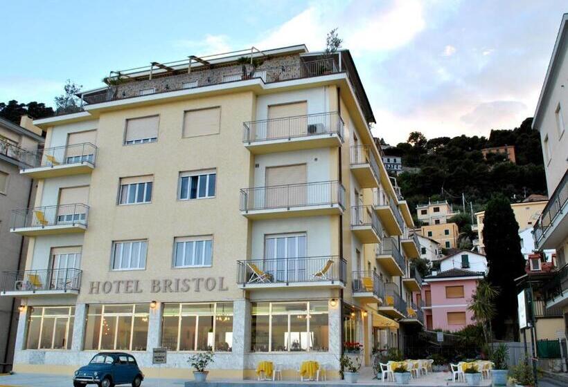 ホテル Bristol
