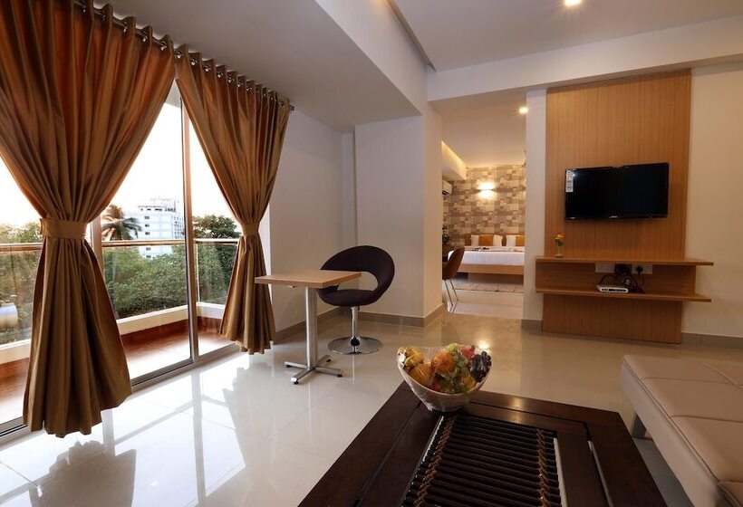 ホテル Royal Plaza Suites By Rak Rooms, Mangaluru