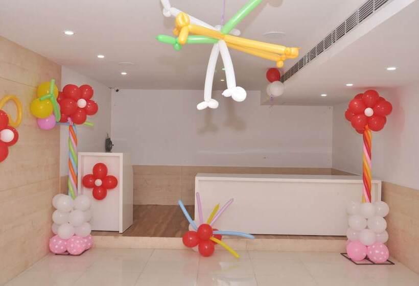 هتل Indus Regency