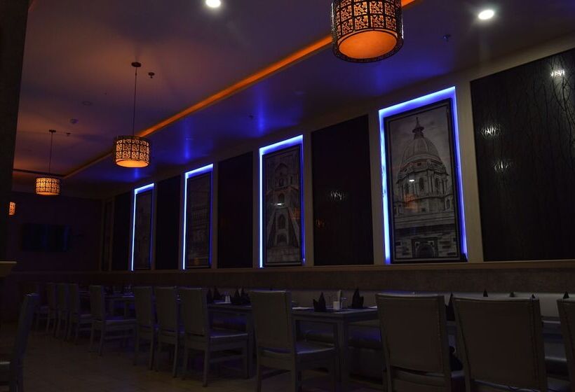 هتل Indus Regency