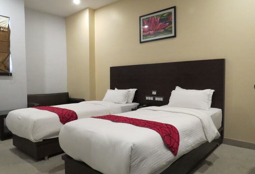 هتل Indus Regency