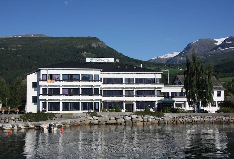 Innvik Fjordhotel   Misjonheimen