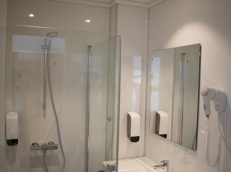 Innvik Fjordhotel   Misjonheimen