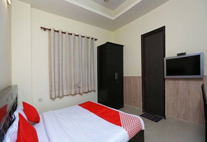 Отель Krishna 26 By Oyo Rooms