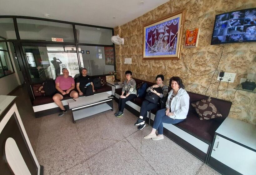 Отель Nahargarh Palace