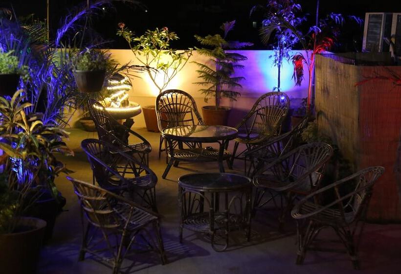 Отель Nahargarh Palace