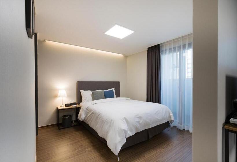 בית מלון כפרי New Songtan