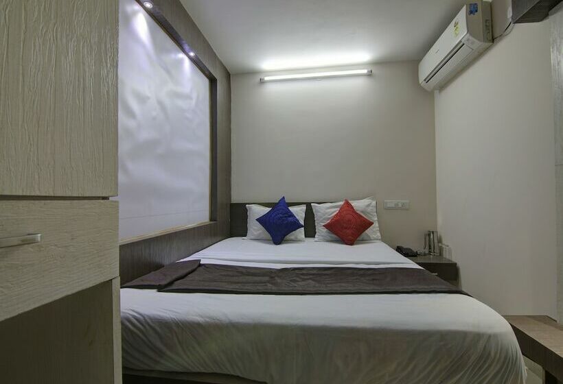 فندق Raj Residency