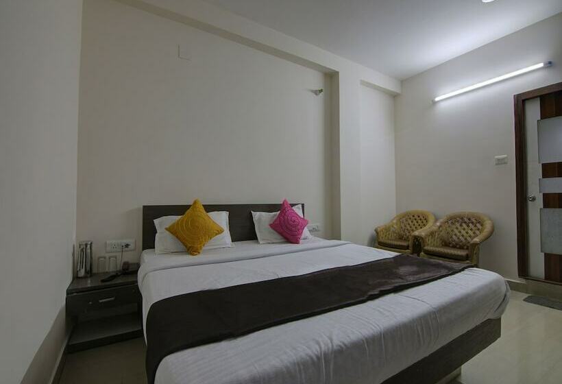 فندق Raj Residency