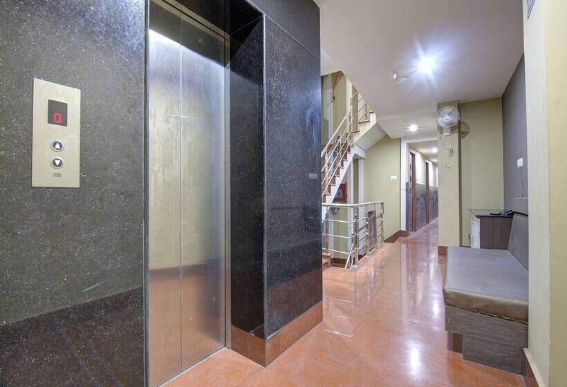 فندق Raj Residency