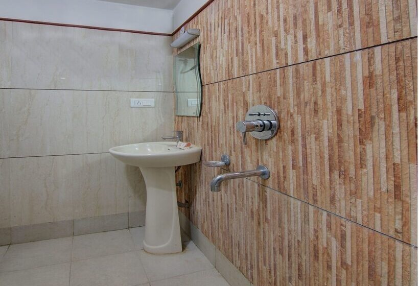 فندق Raj Residency