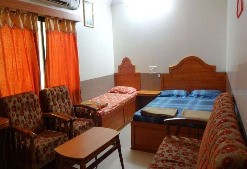 בית מלון כפרי Ratna Gharbha Residency