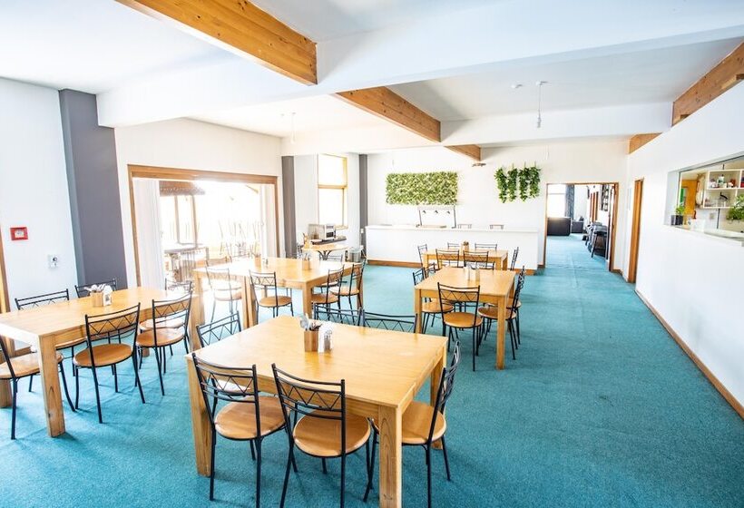 Отель Southern X Lodge