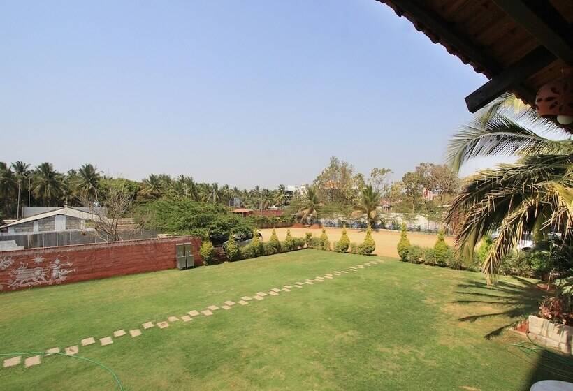 בית מלון כפרי Stay By The Way By Oyo Rooms