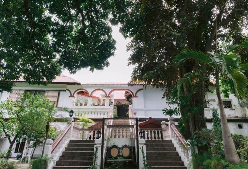 هتل Villa Angela Heritage House