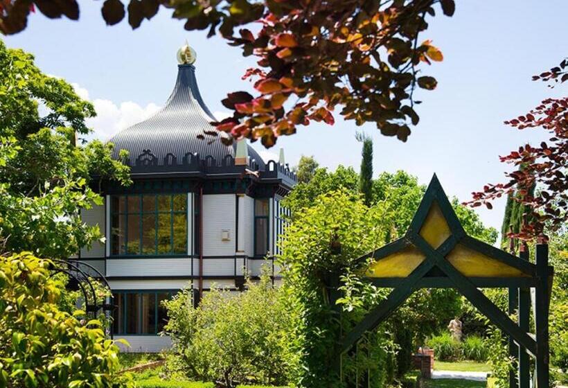 Montacute Pavilion And Gardens