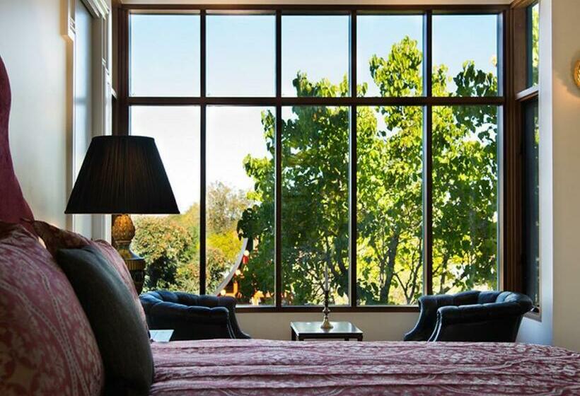 Montacute Pavilion And Gardens