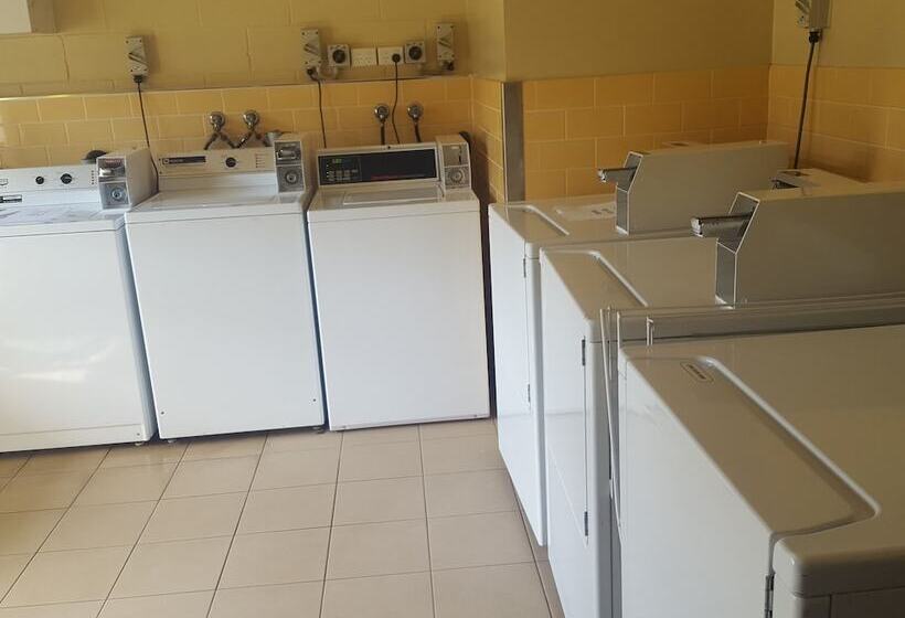 מוטל Gundagai Tourist Suites