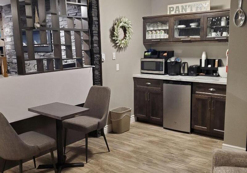 모텔 Newfound Inn & Suites