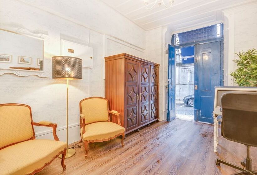 پانسیون Chiado 44