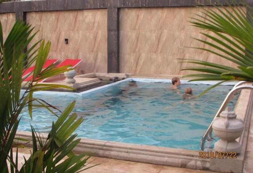 بنسيون D Family Resort