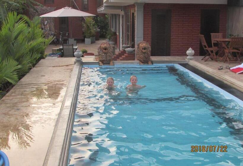 بنسيون D Family Resort